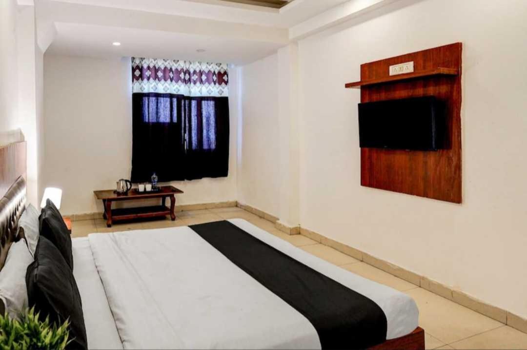 Hotel O Anshu B&B New Delhi Extérieur photo
