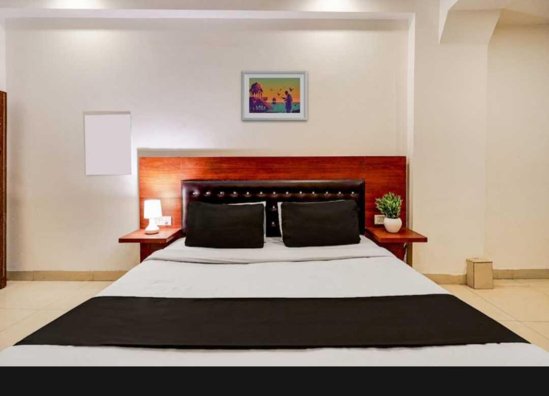 Hotel O Anshu B&B New Delhi Extérieur photo